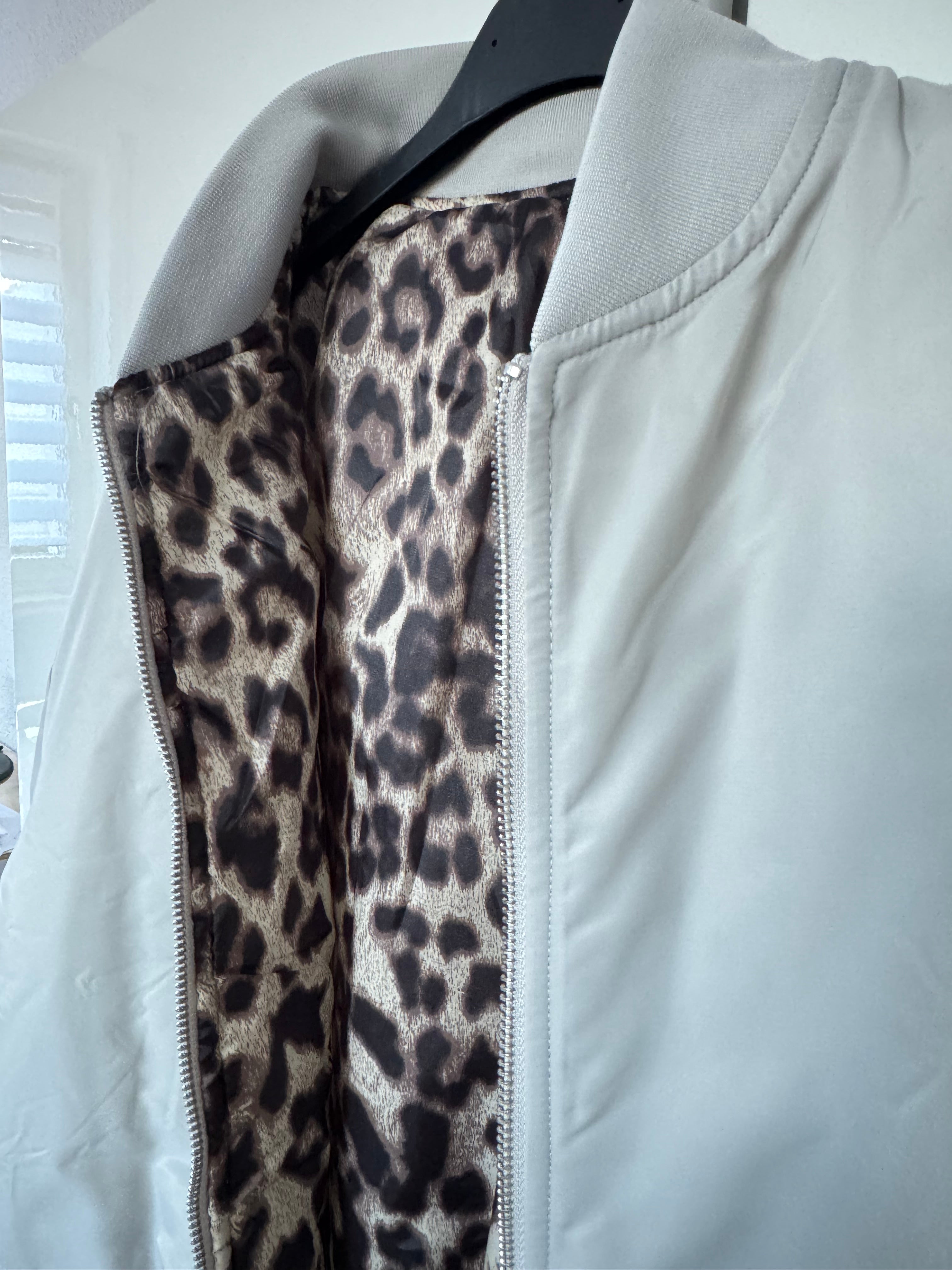 Bomberjacke hellgrau/Leo mit Wendefunktion