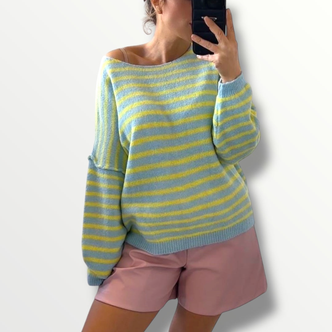 Gestreifter Strickpullover mit Ziernähten in verschiedenen Farben