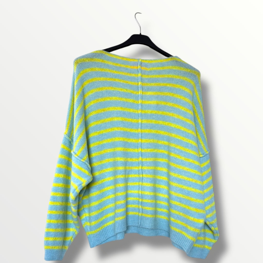 Gestreifter Strickpullover mit Ziernähten in verschiedenen Farben