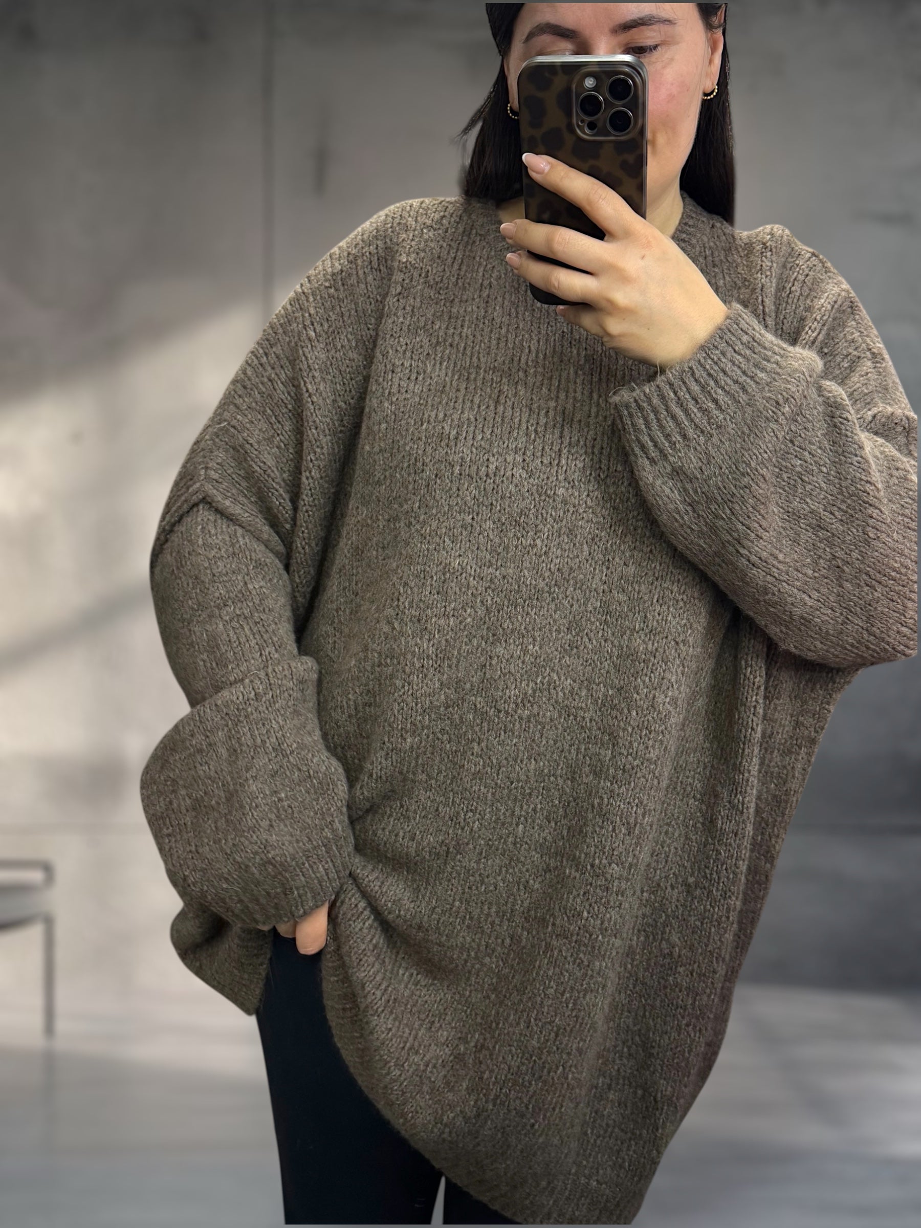 Langer Oversize Pullover Isa / Pulloverkleid (verschiedene Farben)