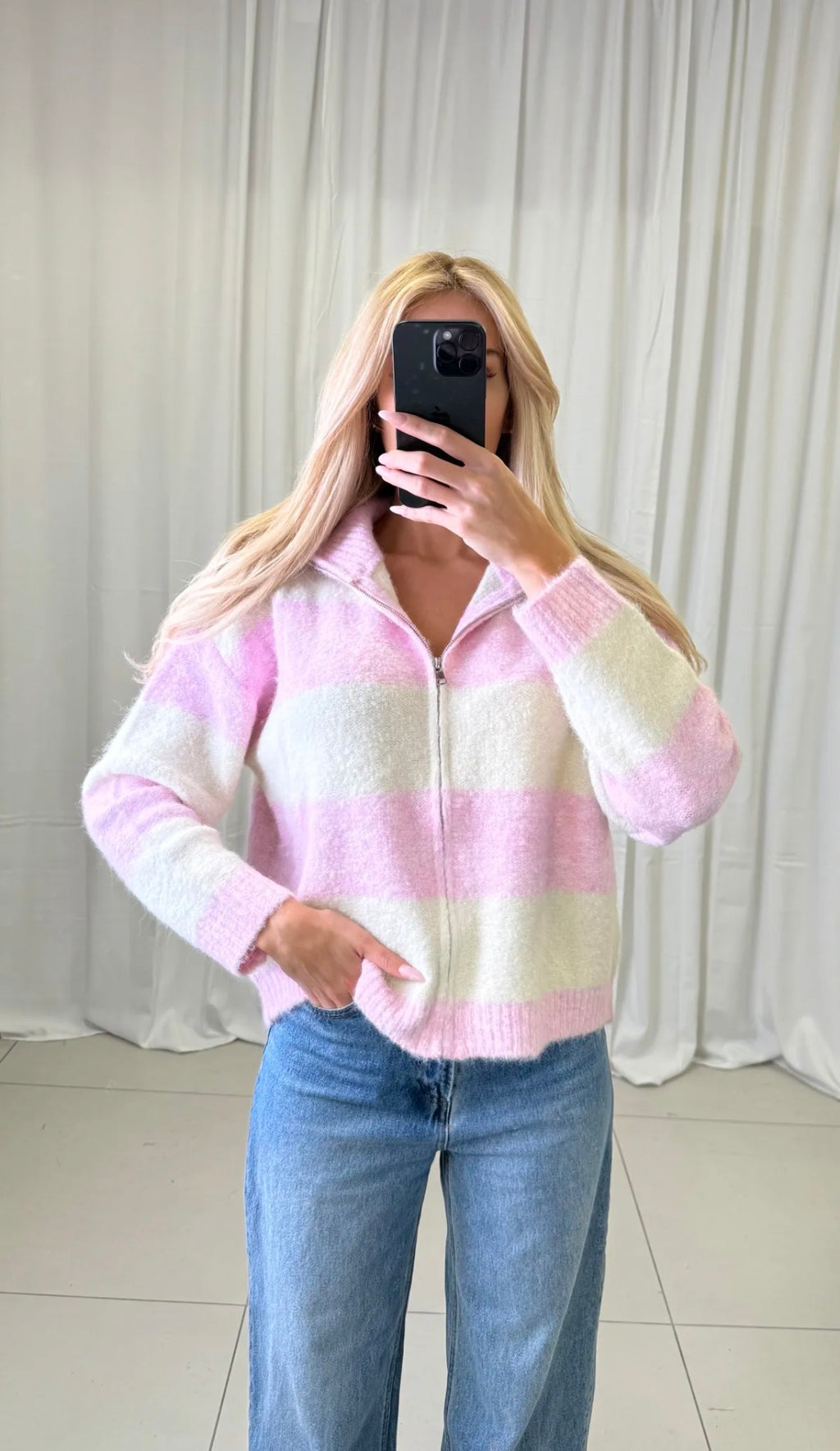 Kuschlige Zipp Strickjacke gestreift (verschiedene Farben)