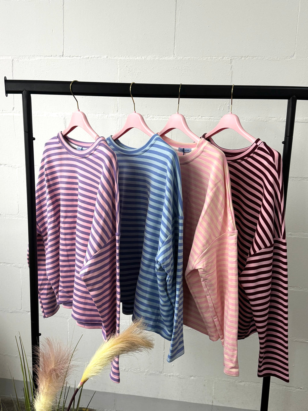 Gestreiftes Jersey Shirt kürzer geschnitten (verschiedene Farben)