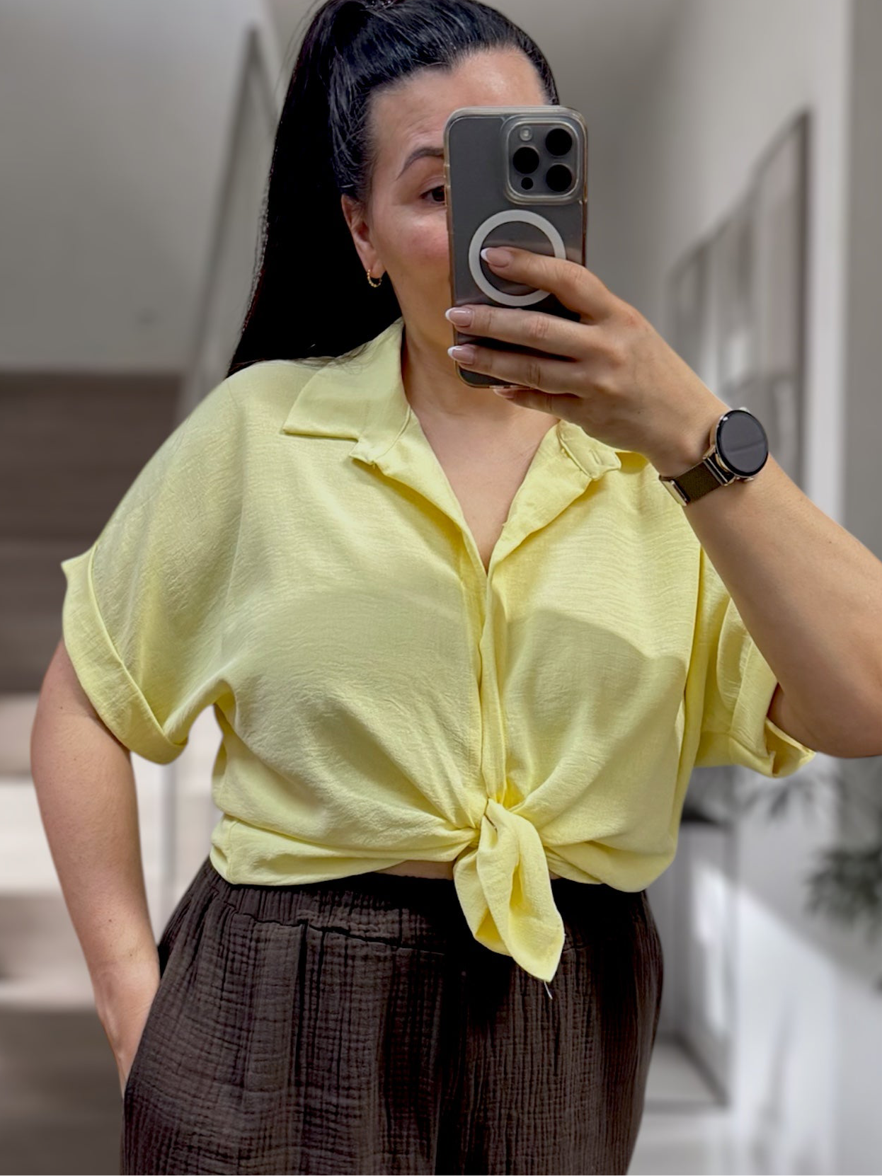 Knoten-Bluse mit Knopfleiste (verschiedenen Farben)