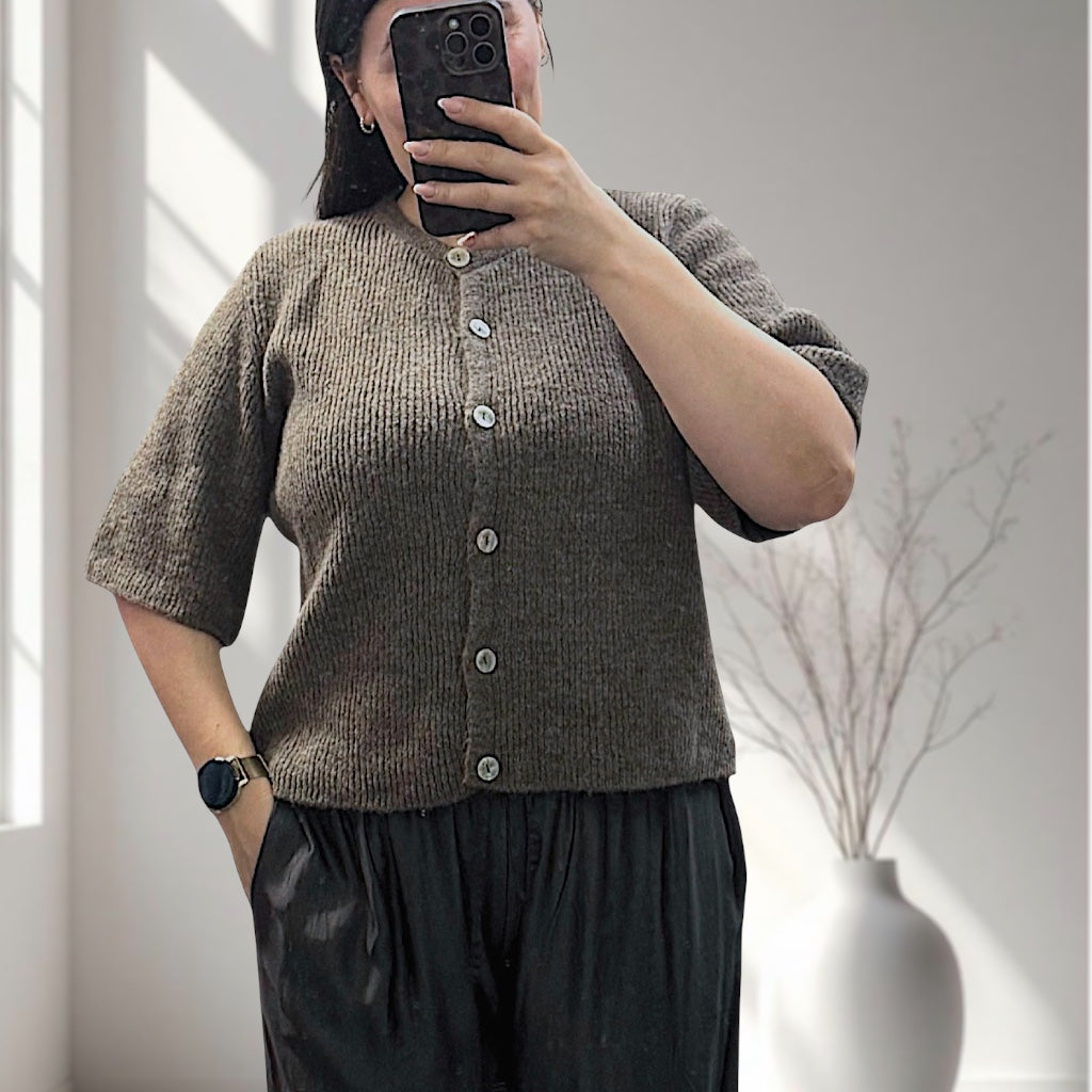 Kurzarm Strickjacke gerippt (verschiedene Farben)