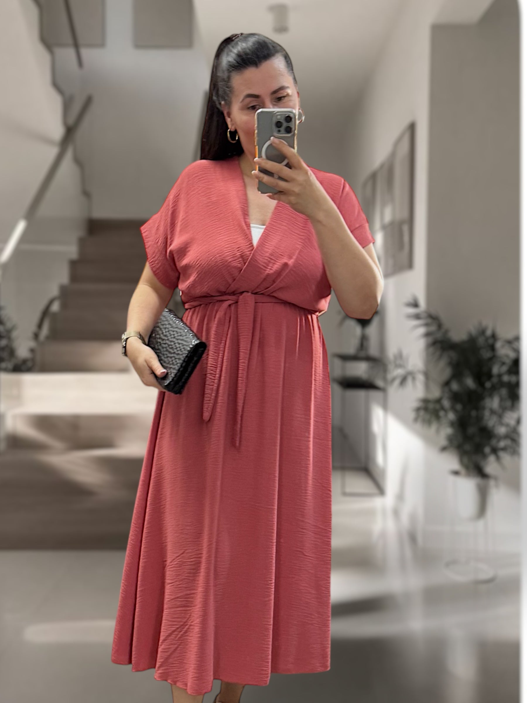 Midi-Kleid mit Gummizug in der Taille Rost