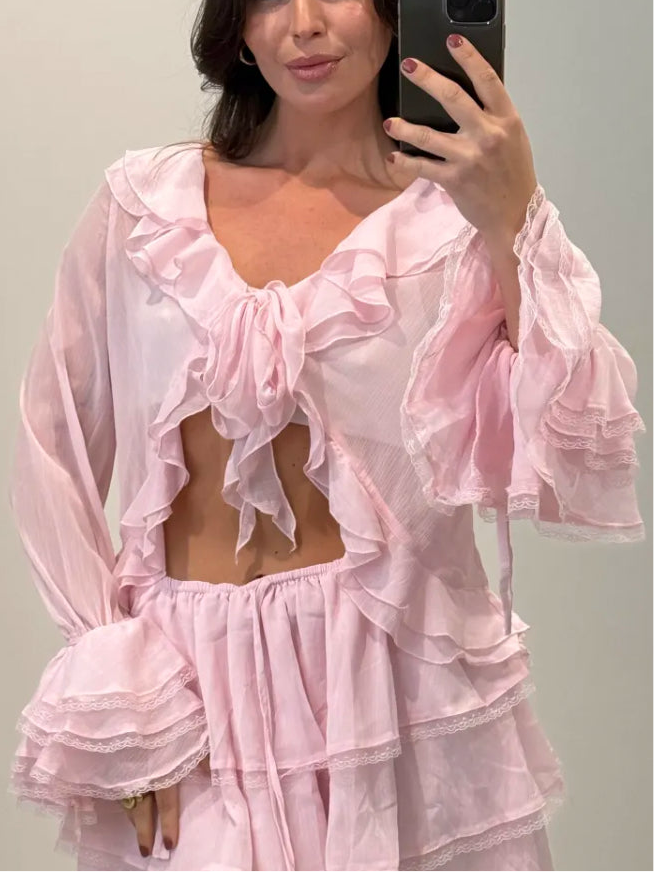Feine Knoten-Bluse leicht transparent mit Rüschen rosa