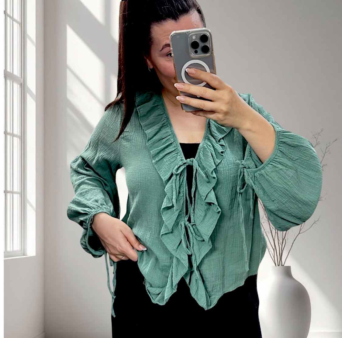 Knoten-Bluse mit Rüschen verschiedenen Farben