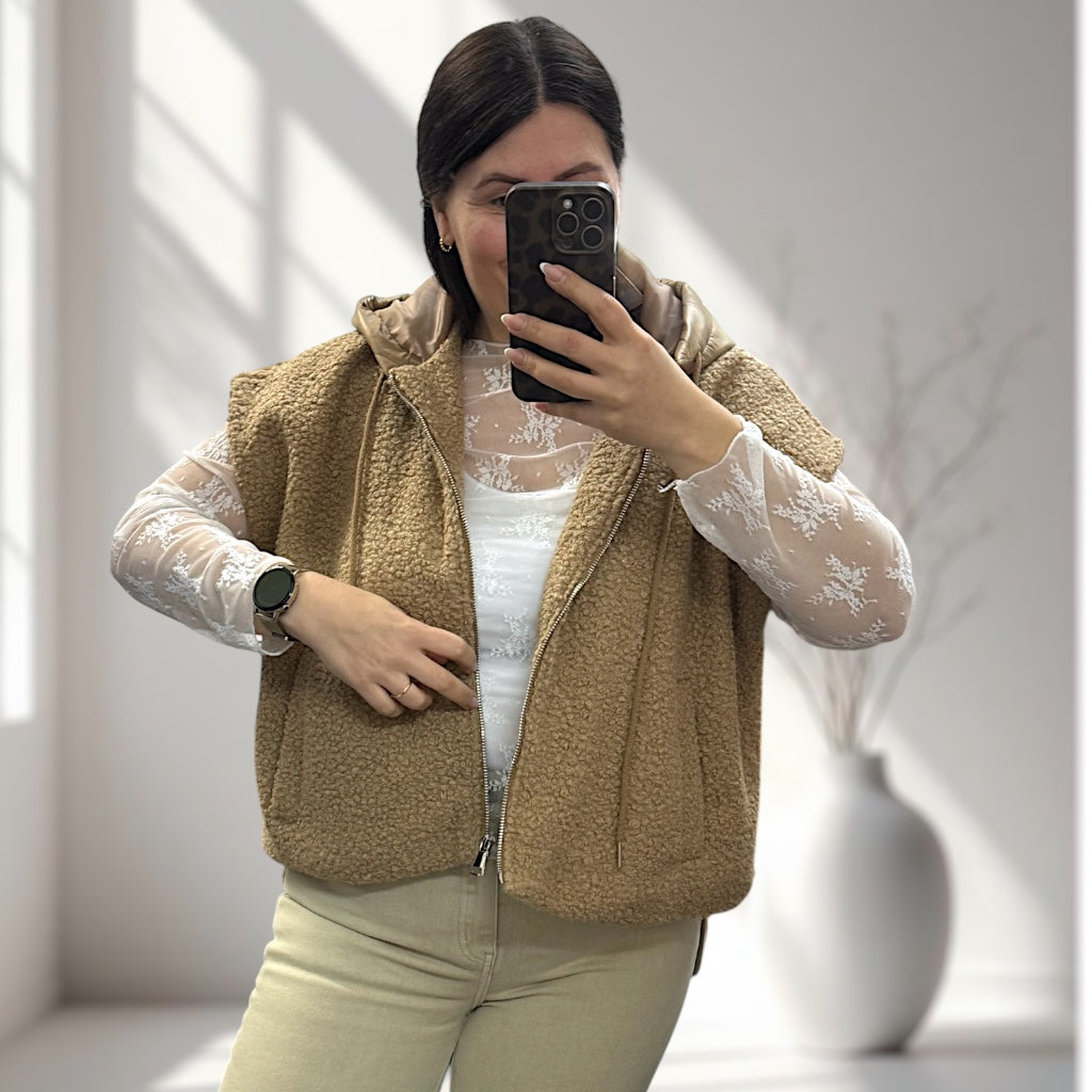 Teddy Weste mit Kapuze (verschiedene Farben)