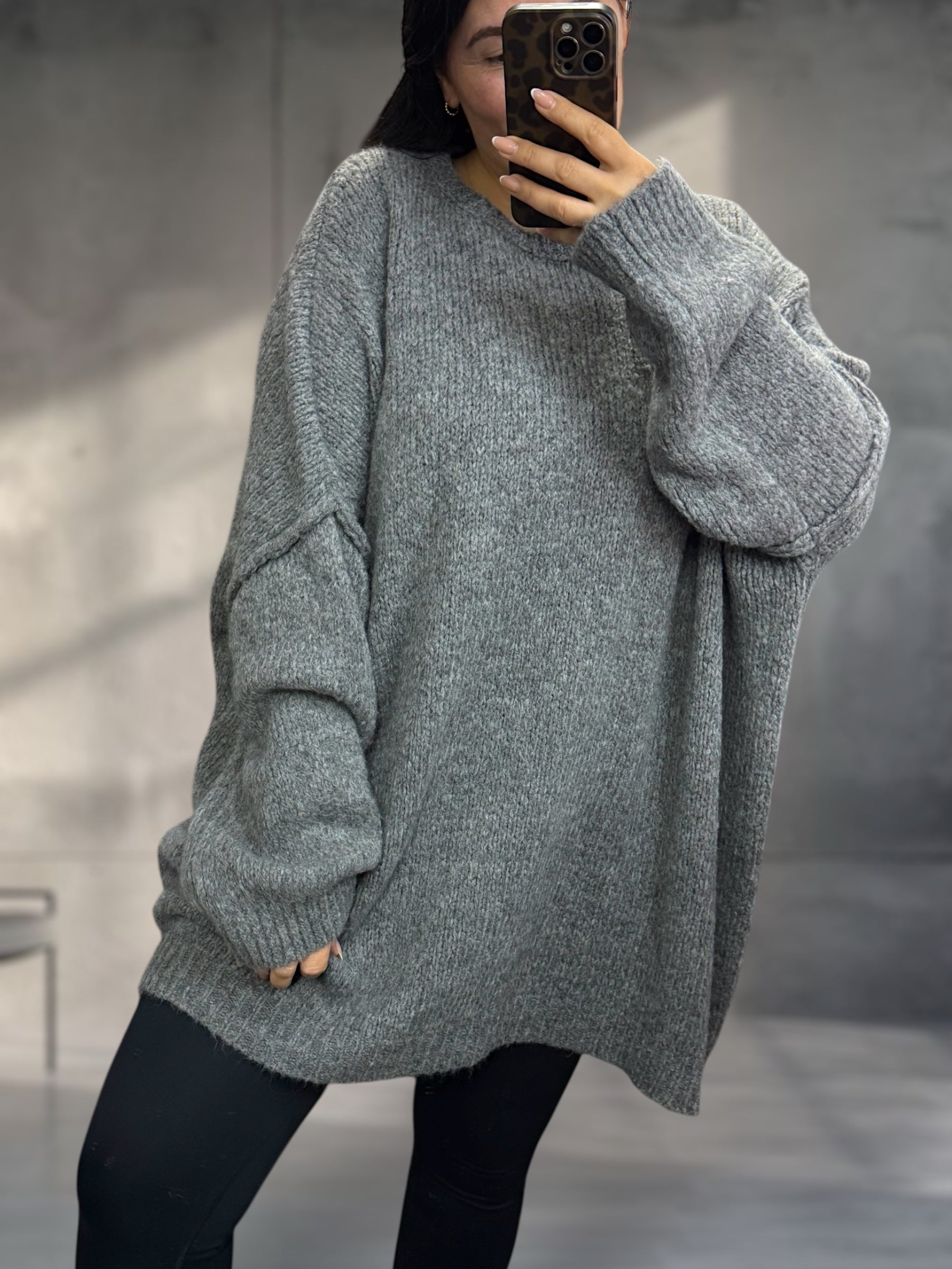 Langer Oversize Pullover Isa / Pulloverkleid (verschiedene Farben)
