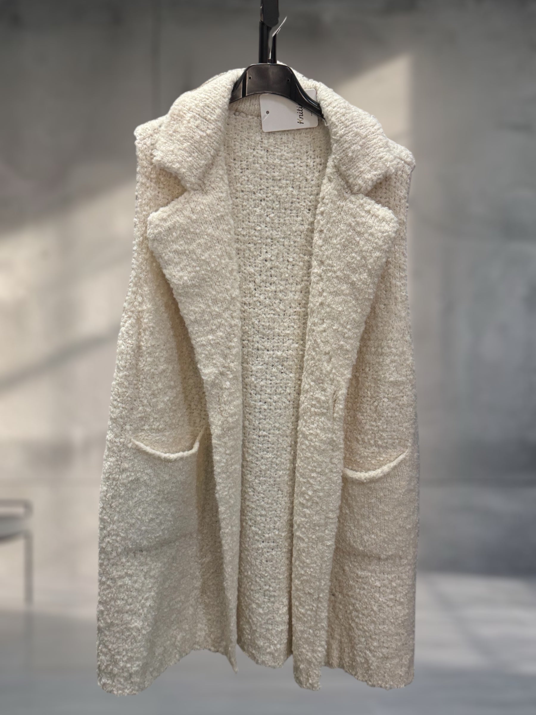 Kuschlige Bouclé Strickweste (verschiedene Farben)