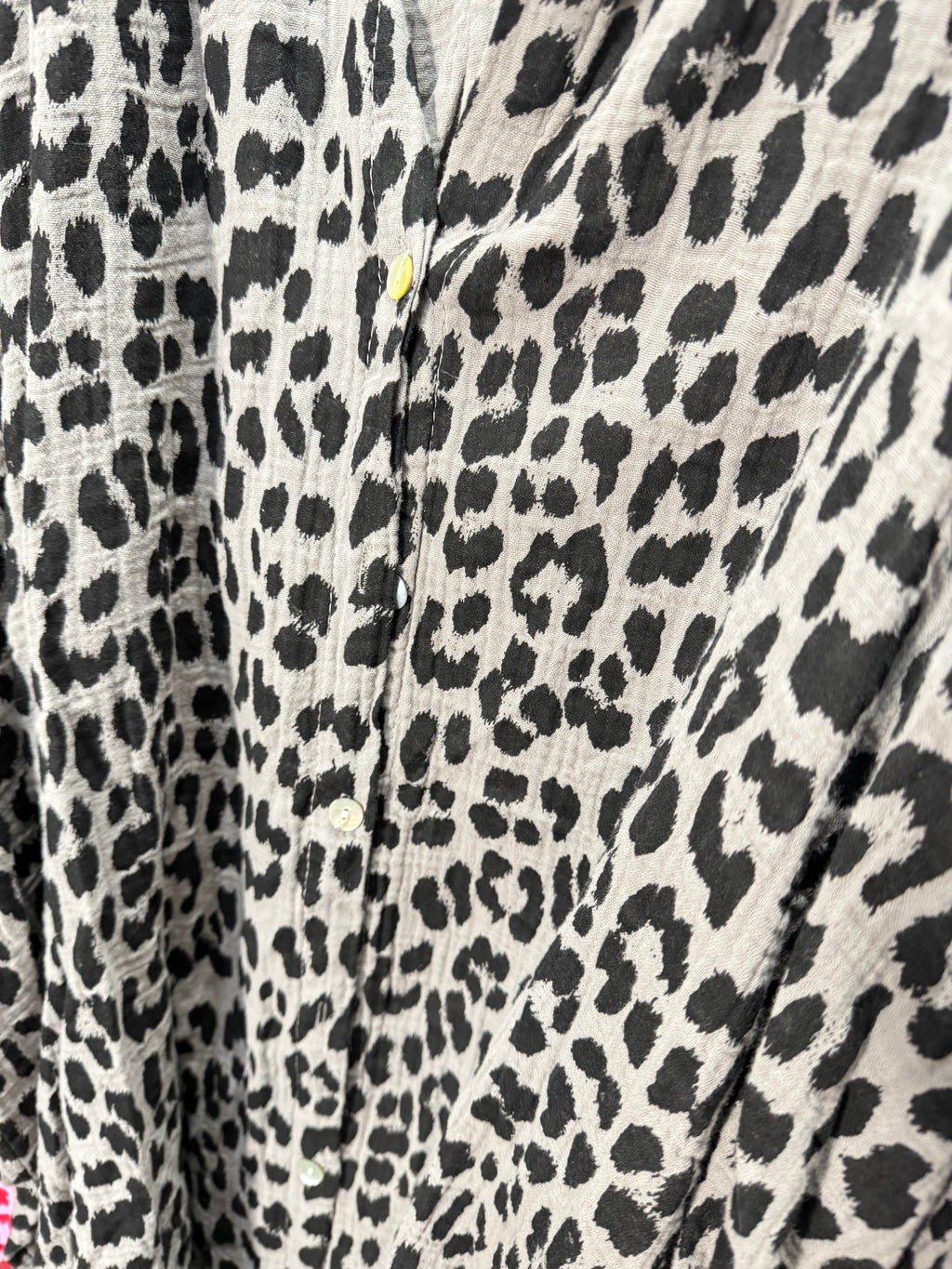 Curvy Oversize Leo Musselin Hemd