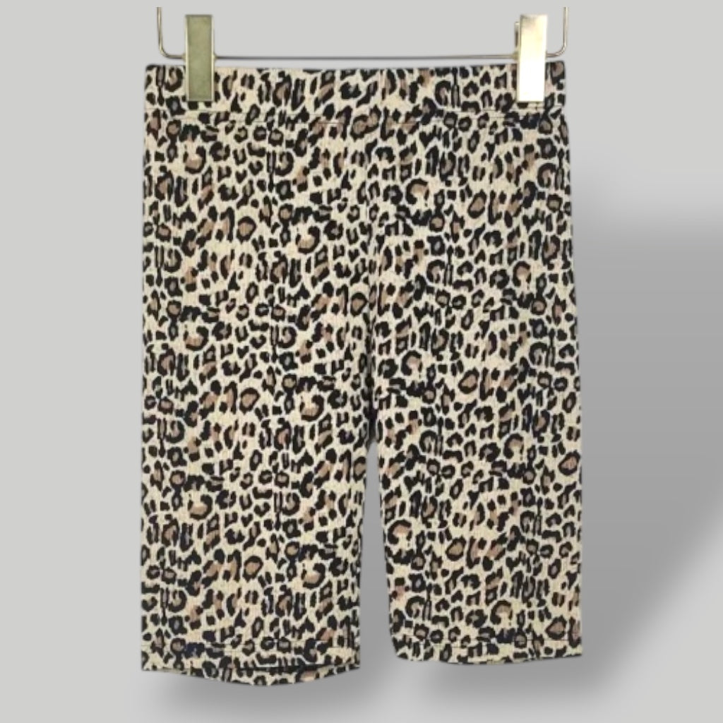 Stylische Leo Radler Hose auf softem Kreppstoff und breitem Bund