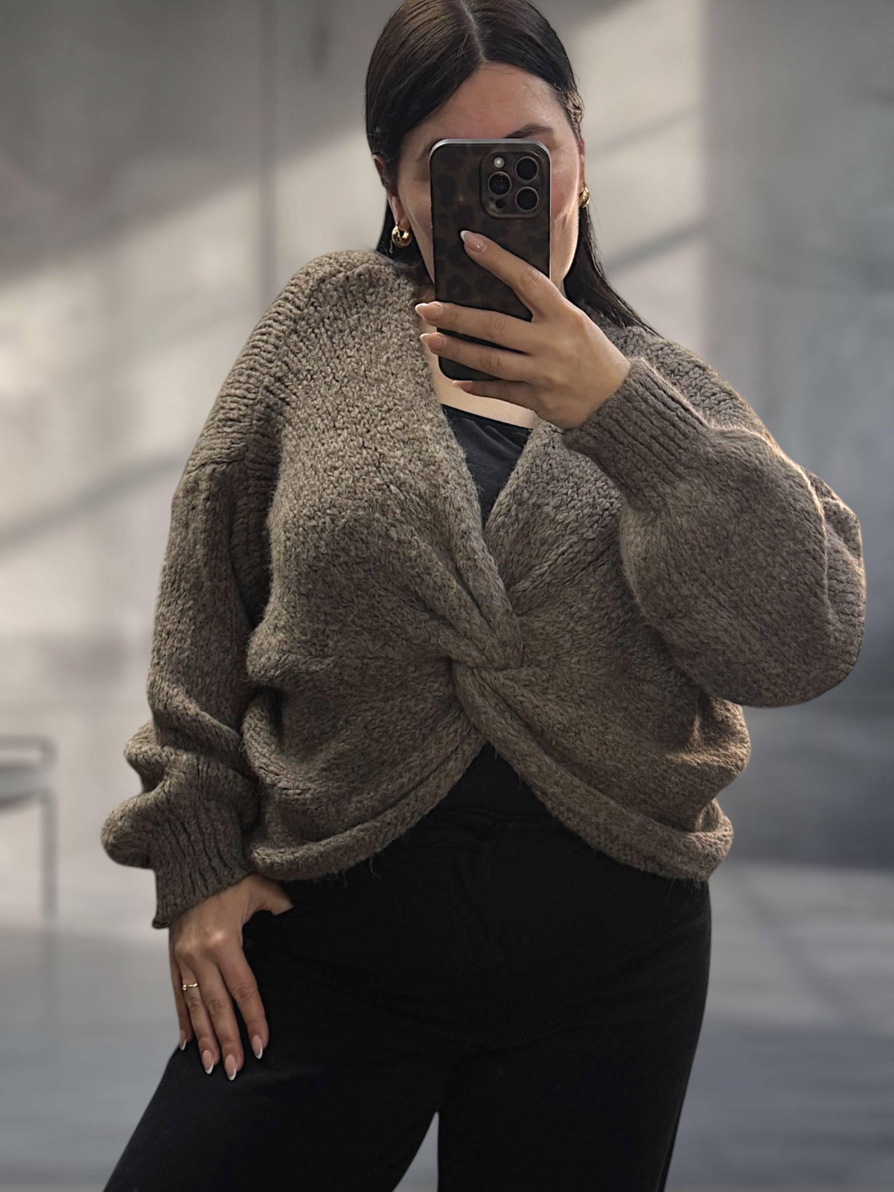 Cropped Knotenpullover (verschiedene Farben)