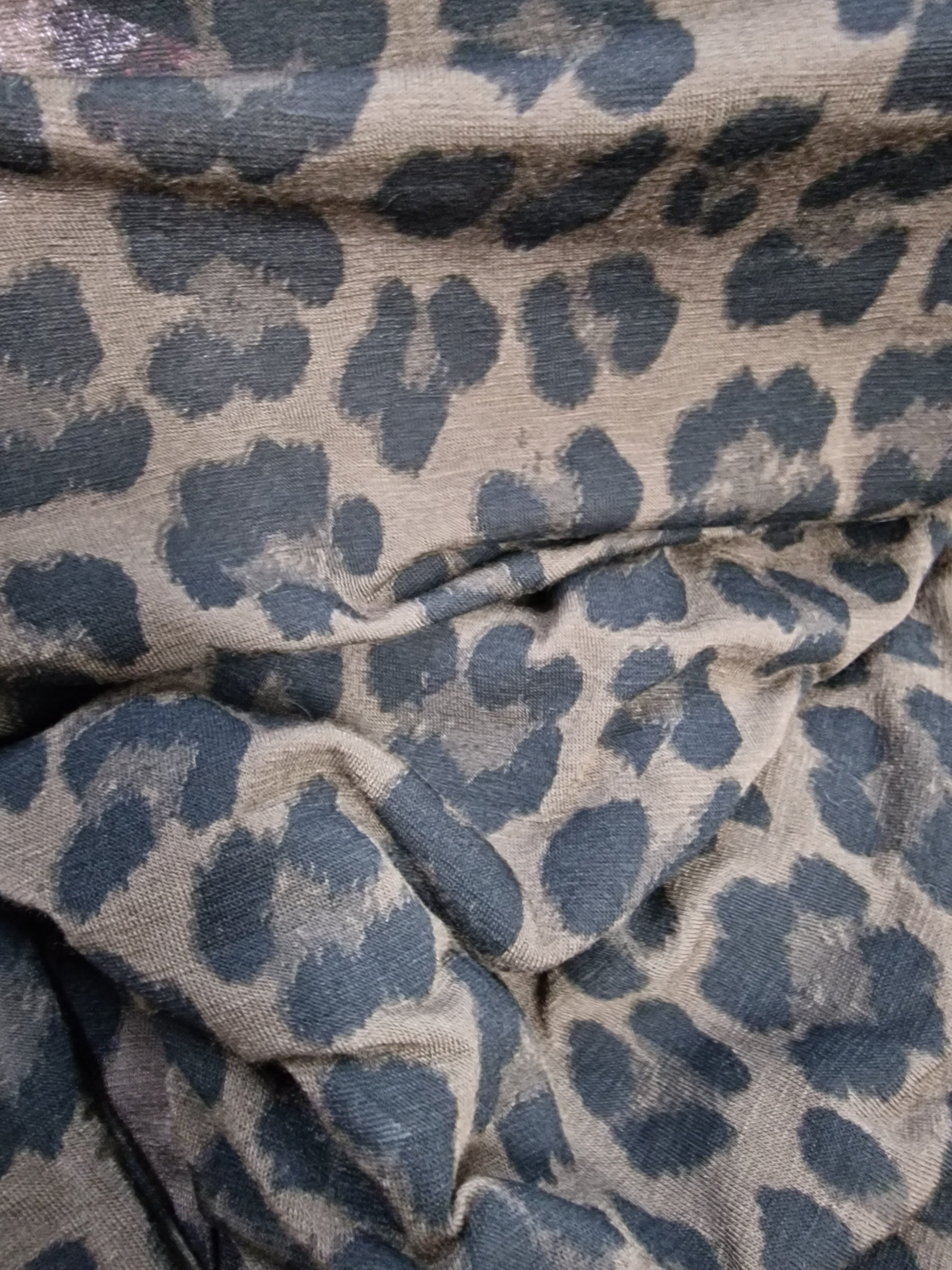 Seamless Leo Cashmere Mix Longsleeve ohne Kragen (verschiedene Farben)